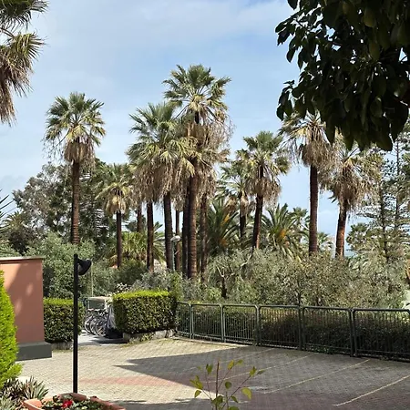 Botanica Apartment *